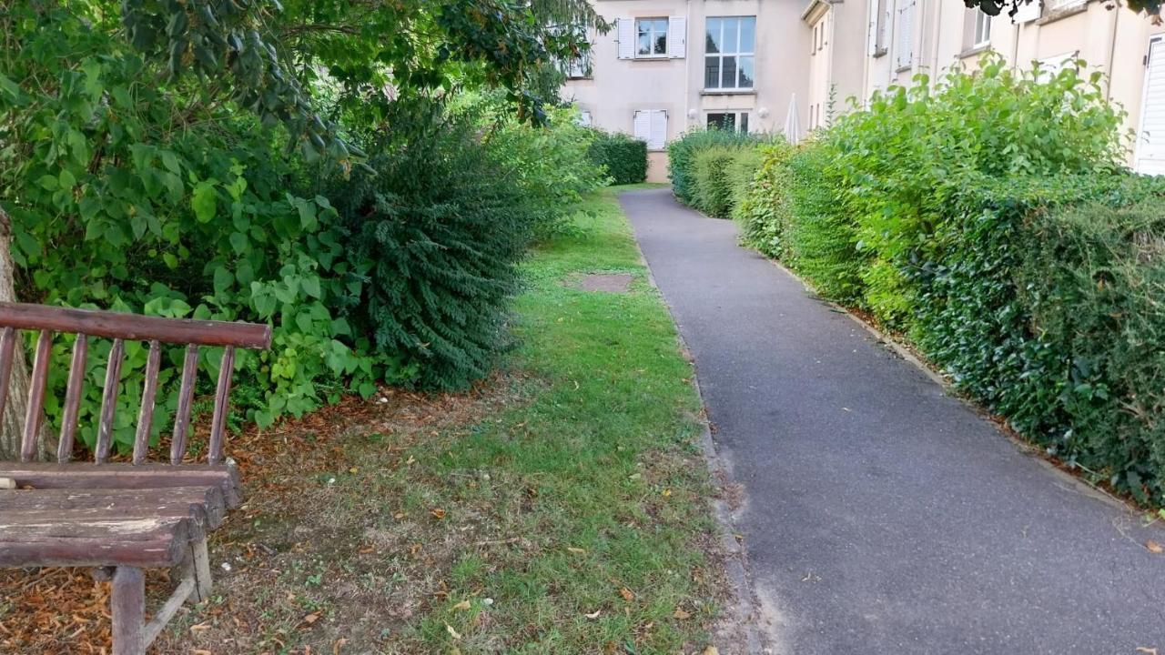 Appartement Cosy - Disneyland & Villages Nature Villeneuve-Saint-Denis المظهر الخارجي الصورة